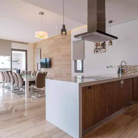 Avyana By Prestige Bookings Вилла Корал-Бэй