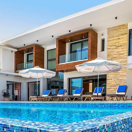 Avyana By Prestige Bookings Вилла Корал-Бэй