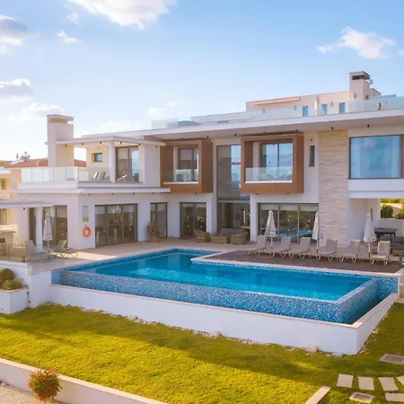 Villa Avyana By Prestige Bookings